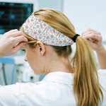 Gepersonaliseerde Schattige Bloemen Medische Elementen Zweetbestendige Hoofdband met Naam Verpleegkundige Week Waardering Gift voor Medisch Personeel