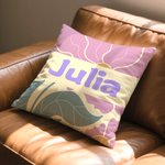 Personlig blommig mjuk kuddfodral med namn för hemmet perfekt födelsedagspresent till kvinna eller vän