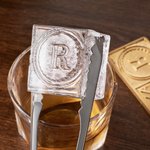 Personalisierte eingravierte Monogramm Whiskey Eiswürfelform Schale mit Stempel und Zange Bar Zubehör Party Geburtstag Jubiläum Geschenk für Barkeeper Männer