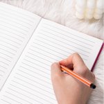 Gepersonaliseerd Geboortebloem Veelkleurig A5 Dagboek Notitieboekje met Naam Dagelijkse Kantoorbenodigdheden Verjaardagscadeau voor Vrouwen Meisjes