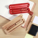 Personlig silhuett av en person designad kulspetspenna och fodral i trä med namn och finansiell text Kontorsmaterial Födelsedagspresent för män