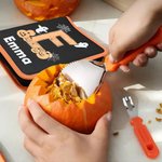 Personlig halloween pumpa snidningsverktyg 11 delar med namn och initialer samt spökmotiv perfekt halloweenpresent för familj
