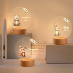 Gepersonaliseerd Bloemetjesfiguur Beer Konijn Dier LED Nachtlampje met Naam en Houten Voetstuk Kinderkamer Decoratie Baby Shower Verjaardagscadeau voor Baby Kind