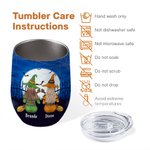 Verre à vin isotherme 12 oz personnalisé Side by Side ou Miles Apart Cartoon Witches avec noms Cadeau d'Halloween pour Sisters Besties