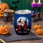 Verre à vin isotherme 12 oz personnalisé Side by Side ou Miles Apart Cartoon Witches avec noms Cadeau d'Halloween pour Sisters Besties