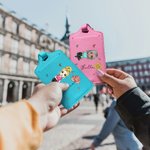 Etichetta in pelle PU personalizzata con nome inciso donna e fiore della nascita multicolore accessorio da viaggio regalo di compleanno per lei