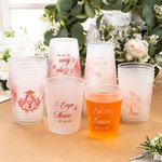 Lot de 50 gobelets jetables en plastique givré avec nom du couple et date Faveurs de mariage et de fiançailles pour couple de jeunes mariés