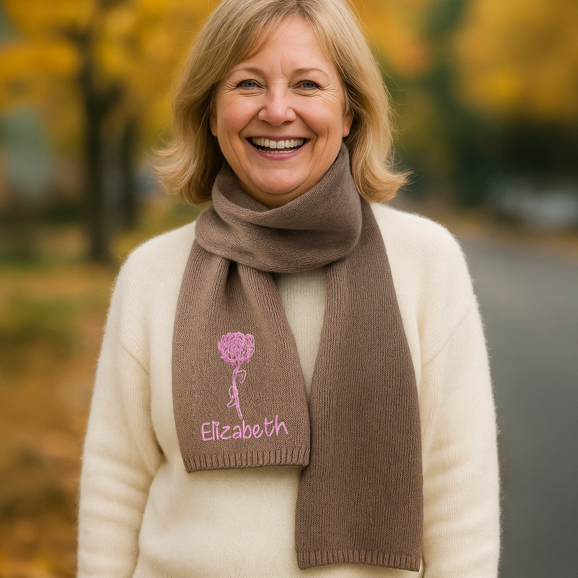 Écharpe Brodée Personnalisée avec Fleur de Naissance et Nom Cache-col en Tricot Doux pour Homme Femme Cadeau Hivernal Anniversaire Noël