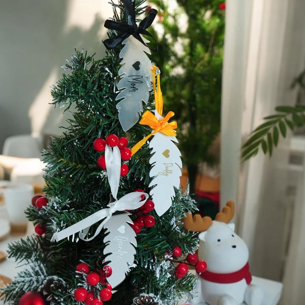 Personlig fjærhjerte akryl hengende ornament med tekst juletre dekor minnegave til etterlatt forelder søsken