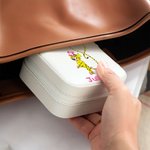 Boîte à bijoux personnalisée en cuir PU avec nom Accessoire de voyage Cadeau d'anniversaire pour filles | Callie × Marsupilami®.