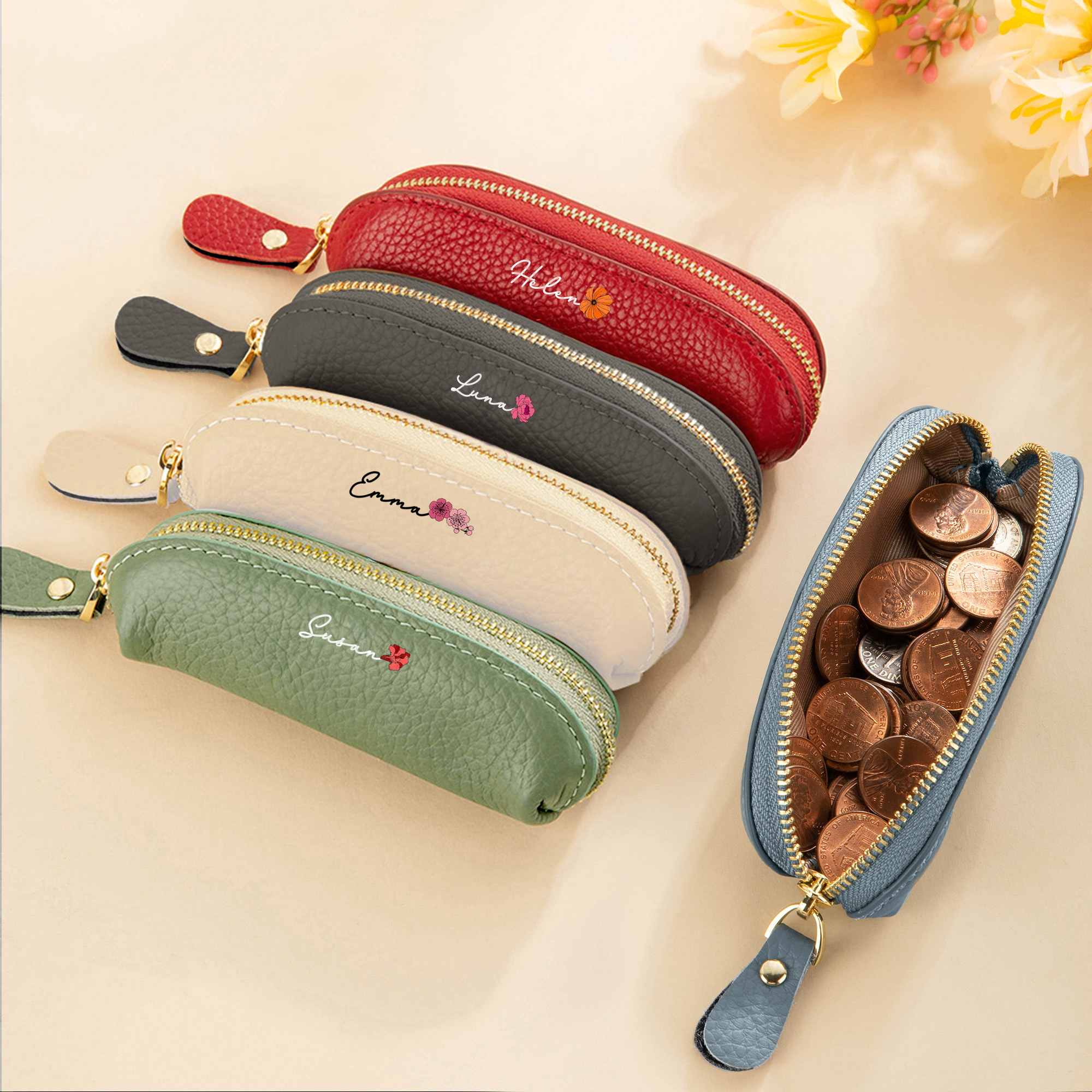 Trousse à Monnaie en Cuir PU Personnalisée avec Fleur de Naissance et Nom Accessoire de Voyage Cadeau d’Anniversaire pour Femme