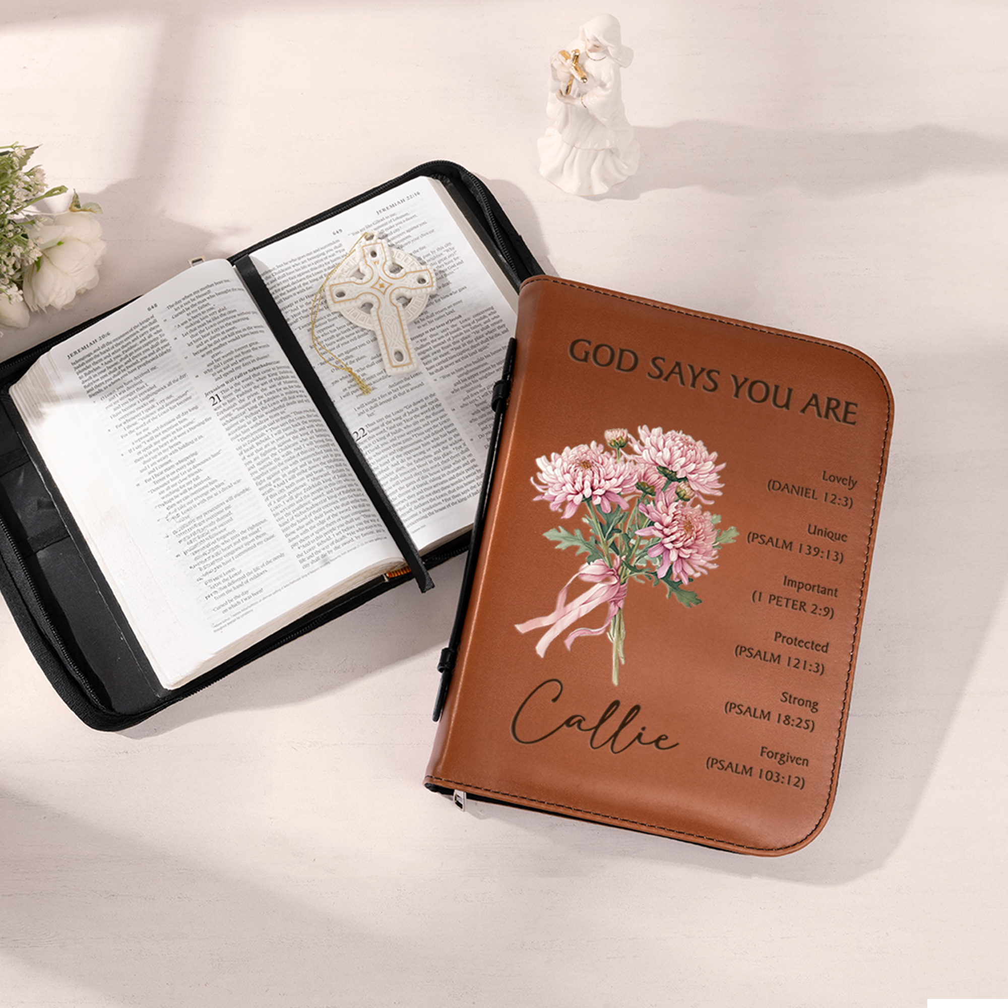 Livre de poche en cuir PU avec nom et titre Cadeau de baptême pour femmes chrétiennes