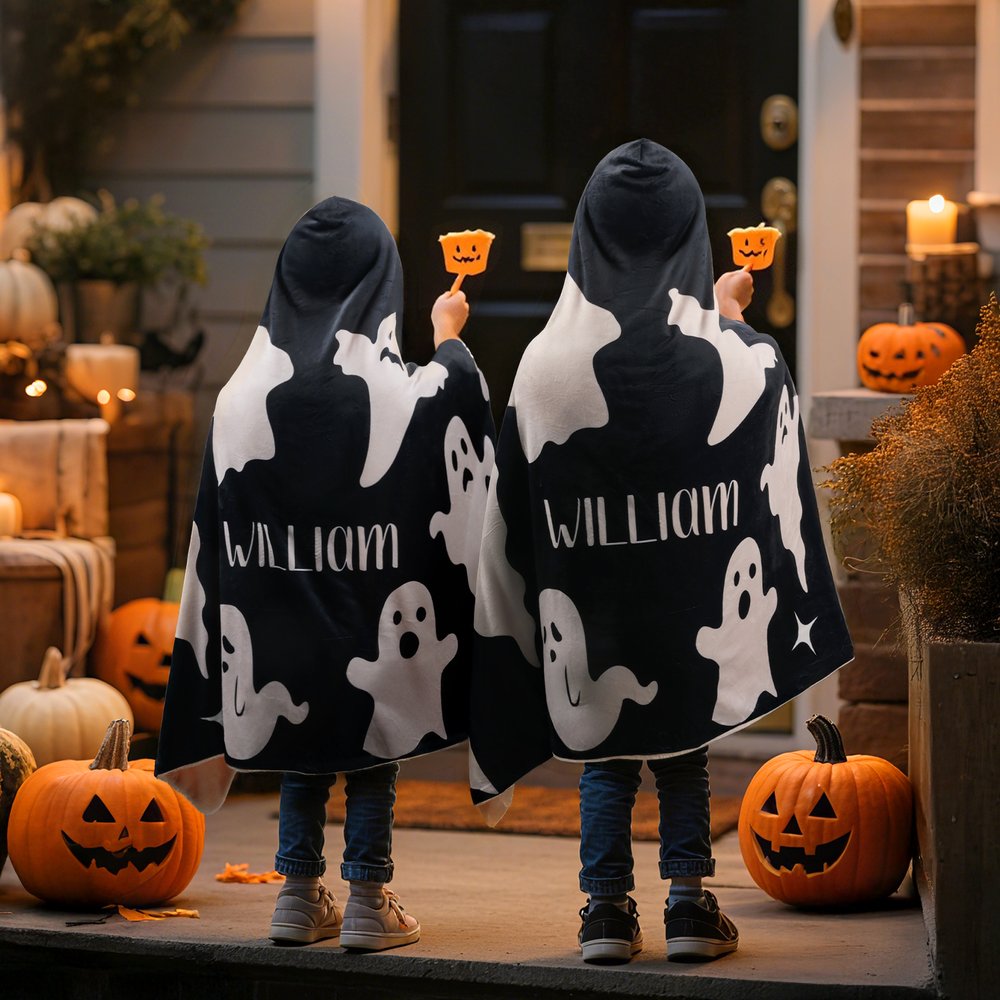 Personlig mjuk huva pläd söt spöke med namn perfekt Halloweenpresent för barn och Halloweenälskare