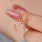 Henkilökohtainen hevonen siluetti korvakorut nimi Dainty korut syntymäpäivä vuosipäivä joululahja hevosen omistajille ystäville Lovers