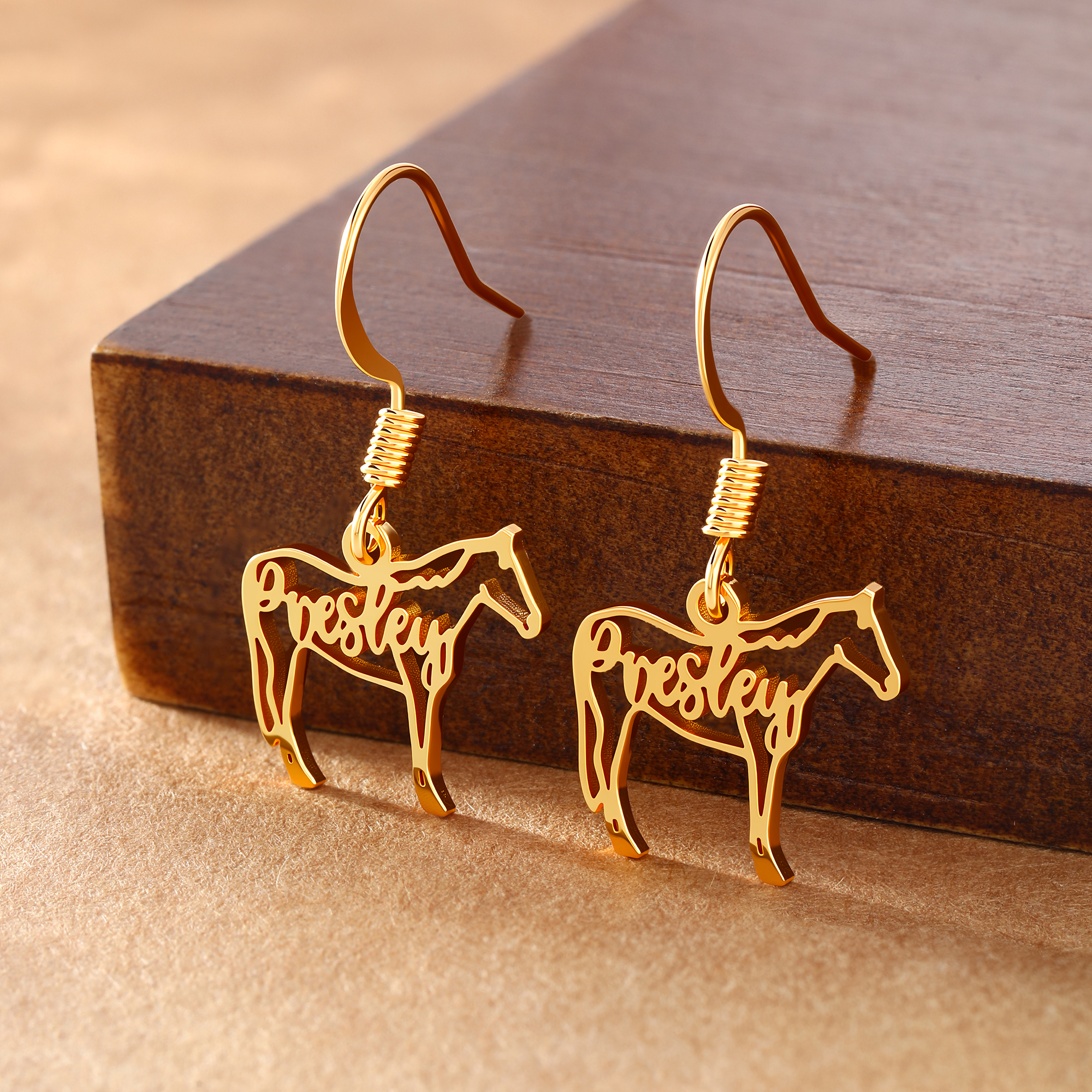 Boucles d'oreilles personnalisées en forme de silhouette de cheval avec nom Bijoux délicats Anniversaire Cadeau de Noël pour les propriétaires de chevaux Lovers