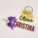 Personalisierte Glitter Bow Keychain Rucksack Namensschild Reisezubehör täglichen Gebrauch Geburtstag Geschenk für Cheerleader Teamkollegen
