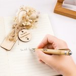 Bolígrafo de madera personalizado de flores secas con texto grabado y etiqueta colgante Aniversario de boda Regalo de cumpleaños para niñas Mujeres