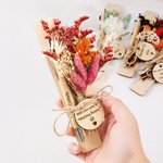 Bolígrafo de madera personalizado de flores secas con texto grabado y etiqueta colgante Aniversario de boda Regalo de cumpleaños para niñas Mujeres