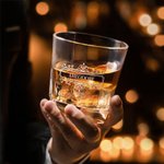 Decantador de whisky con borde vintage personalizado con nombre, texto y fecha grabados Regalo de cumpleaños y aniversario para los amantes del licor