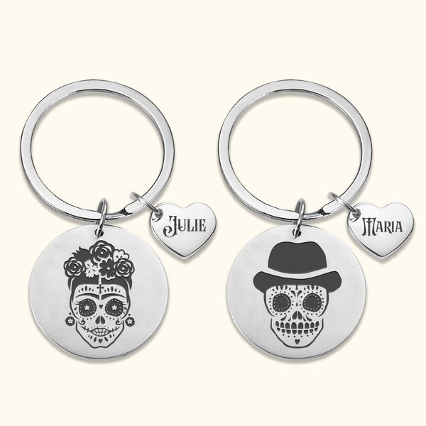 Gepersonaliseerde Schedel Sleutelhanger met Naam Halloween Cadeau voor Gothic Liefhebbers