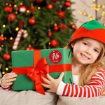 Gepersonaliseerde Cartoon Karakter Kerstmuts initiaal Waterdichte Stickers met Naam Kerstmis Decor Feest Gunsten voor Familie Kids