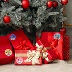 Gepersonaliseerde Cartoon Karakter Kerstmuts initiaal Waterdichte Stickers met Naam Kerstmis Decor Feest Gunsten voor Familie Kids