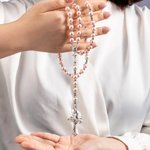 Chapelet en Perles Personnalisé avec Nom et Date sur la Breloque Cadeau Baptême Première Communion pour Chrétiens