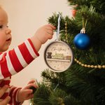 Henkilökohtainen kirjahylly ja nallekarhu puinen joulukuusen koriste, jossa nimi ja vuosi Block Tree Decor Ensimmäinen joululahja uusille vanhemmille vastasyntyneille