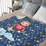 Personalisierte Decke mit Geburtsblumen-Hintergrund Cartoon-Figur Namen Wohndeko Weihnachten Jahrestag Geburtstag Geschenk für Familie Freunde
