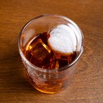 Personalisierte Cartoon-Charakter eingebettet Golf Whiskey Bier Glas mit Namen und Initialen Geburtstag Spiel Tag Geschenk für Whiskey Bier Liebhaber Golfspieler