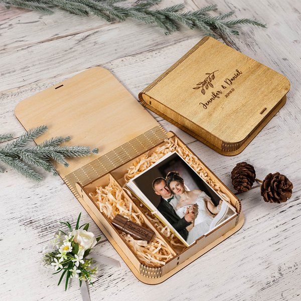 Personlig vintage bryllupsfotoboks i tre med USB 3.0 minnepinne og navn Bryllupsfestgave til nygifte