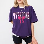 Personalizado Toile De Jouy Bow Heavyweight 100% Algodón Camiseta con Nombre Game Day Cumpleaños Regalo para Estudiantes