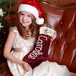 Calza di Natale a maglia personalizzata con design del pupazzo di neve Babbo Natale e alce con nome regalo di Natale per famiglia