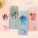 Henkilökohtainen sarjakuvahahmo Initial Makeup Brush Brush Bag Set nimi ja 8 kpl meikkiharjat Syntymäpäivä Joulu Häät lahja naiselle