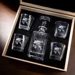 Personalisierte Fischerei Muster Whiskey Dekanter Gläser Set mit eingraviertem Namen Initiale und hölzerne Aufbewahrungsbox Geburtstagsgeschenk für Barkeeper