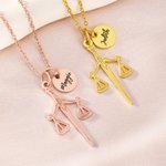 Gepersonaliseerde Schaal van Justitie ketting met naam schijf Weegschaal sieraden Waardering verjaardag kerstcadeau voor advocaat advocaat rechter paralegal