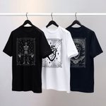 T-shirt et Sweat à Capuche Personnalisé avec Motif Crâne de Tarot et Texte Style Gothique Cadeau Fête d’Halloween pour Famille et Amis