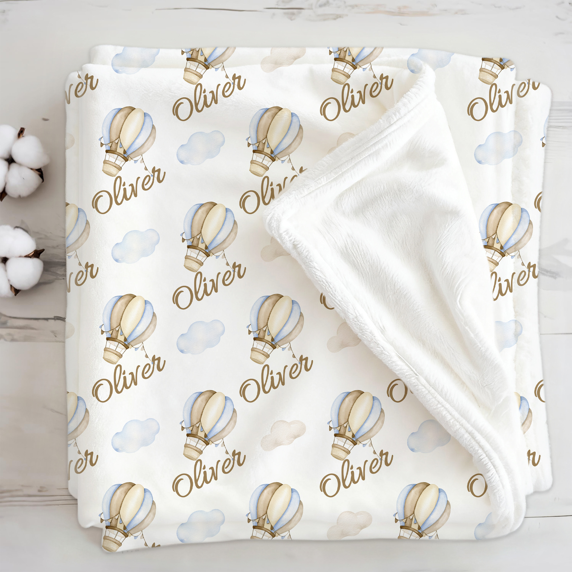 Couverture personnalisée avec nom pour l'avion, la montgolfière et les nuages Cadeau d'anniversaire, de douche et de Noël pour les bébés et les enfants.