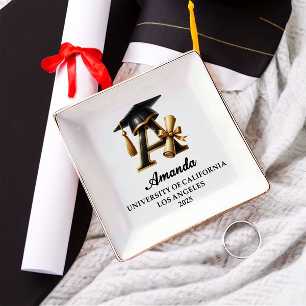 Gepersonaliseerde Initial Graduation Cap Scroll Elementen Keramische Sieraden Schotel met Naam en Jaar Verjaardag Afstuderen Gift voor Afgestudeerden
