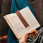 Segnalibro personalizzato con testo inciso regalo ideale per compleanno e occasioni speciali per amanti dei libri