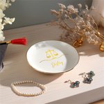 Henkilökohtainen Scales of Justice Keraaminen lautasen korut lautasen nimi syntymäpäivä valmistumisen lahja lakimiehille Law School Valmistuneet