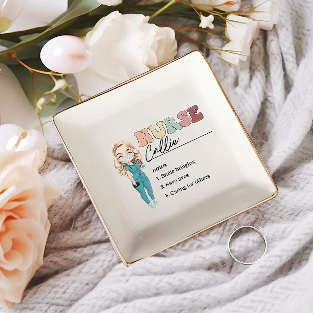 Plat à bijoux personnalisé en céramique avec nom et prénoms Cadeau d'anniversaire pour infirmière médecin