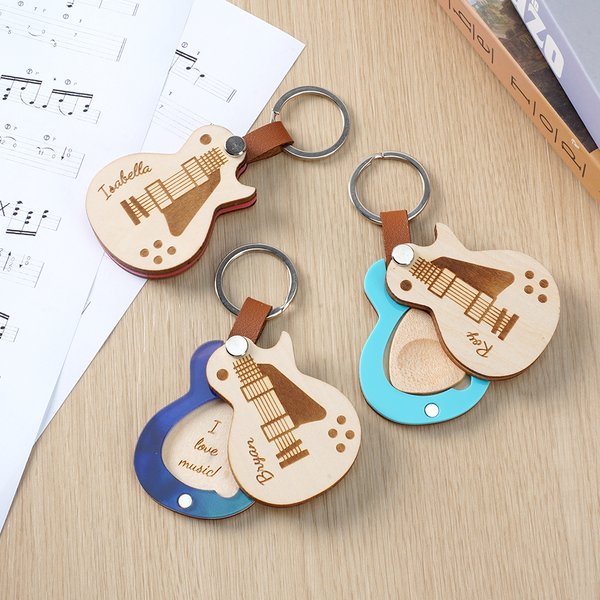 Porte-clefs magnétique en forme de guitare avec nom gravé et médiator de guitare personnalisé Cadeau d'anniversaire pour les amoureux de la guitare et de la musique