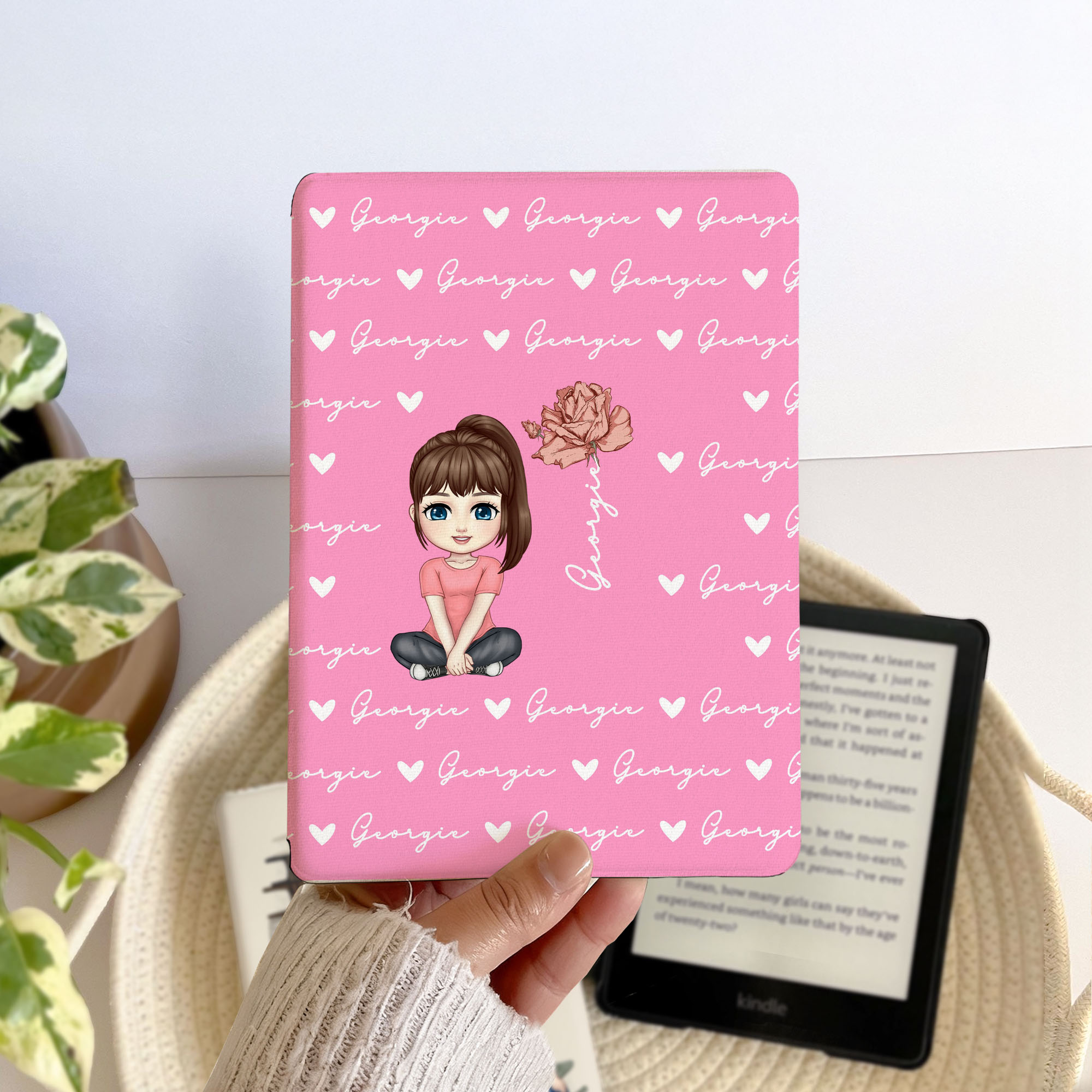 Etui Kindle personnalisé avec nom, fleur de naissance, personnage de dessin animé, cœurs, cadeau d'anniversaire de Noël pour les amoureux des livres.