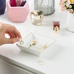 Plat à bijoux personnalisé en céramique avec nom et fleur de naissance Cadeau d'anniversaire, de mariage et de fiançailles pour les femmes