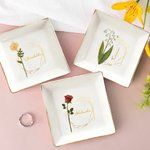 Plat à bijoux personnalisé en céramique avec nom et fleur de naissance Cadeau d'anniversaire, de mariage et de fiançailles pour les femmes