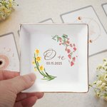 Cadeau de mariage et de fiançailles pour femme et petite amie avec initiales et date.