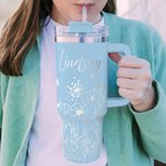 Personalisierte Multi-Color-Schmetterling Blume 40oz Becher mit Namen und Strohhalm Muttertag Geschenk für sie