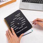 Henkilökohtainen hauska kello 2026 Planner A5 kalenteri Planner muistikirja nimi ja teksti syntymäpäivälahja perheelle ystäville