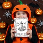 Personifierad Spooky Ghost Pumpkin Bat Toile De Jouy A5 Spiralanteckningsbok med namn och 60 linjerade sidor Daglig användning Halloween Present till kvinnor Barn